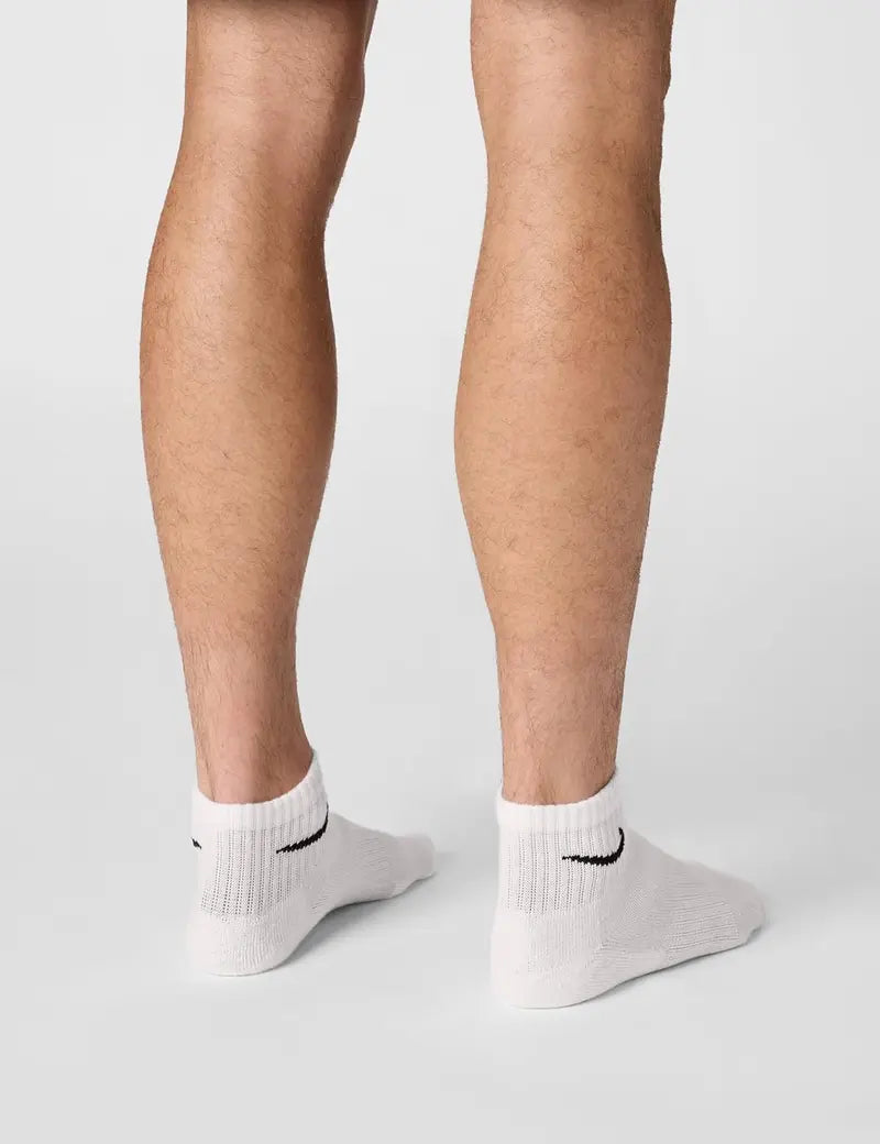Nike Unisex Adult Everyday Cushioned Dri-FIT Ankle Socks