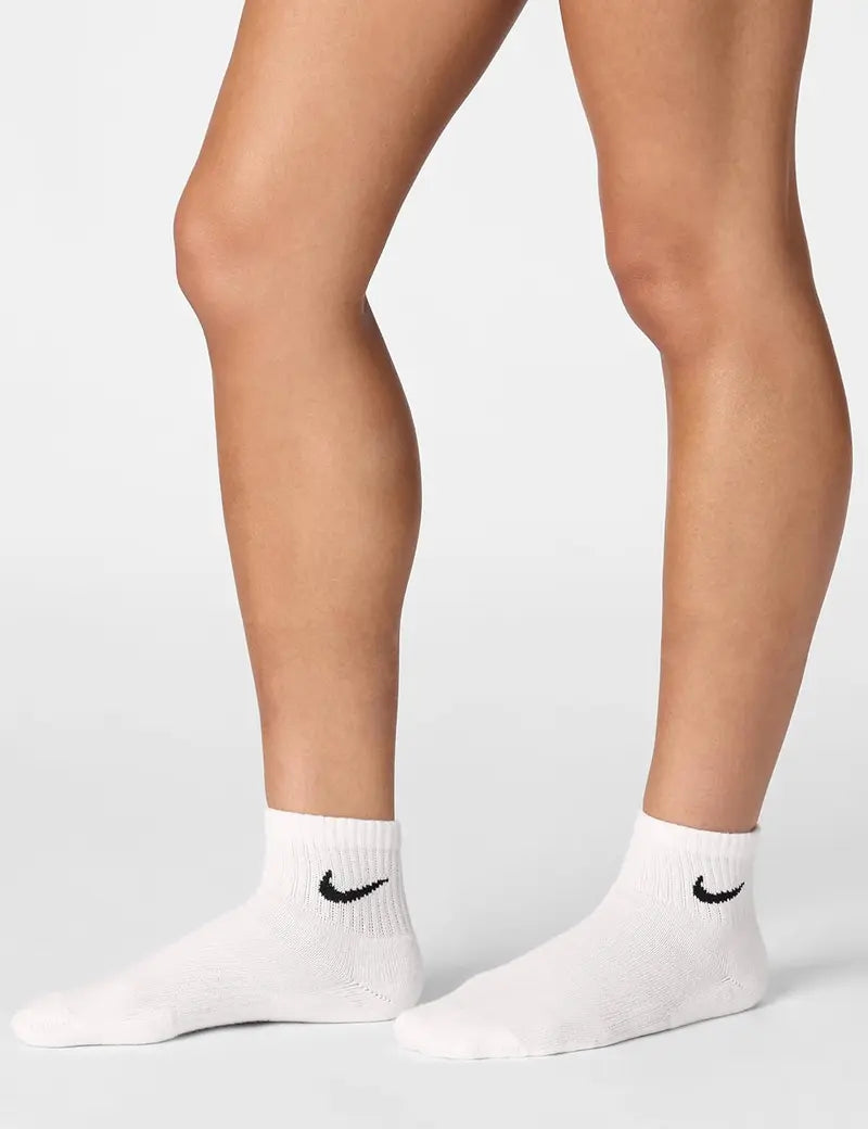 Nike Unisex Adult Everyday Cushioned Dri-FIT Ankle Socks