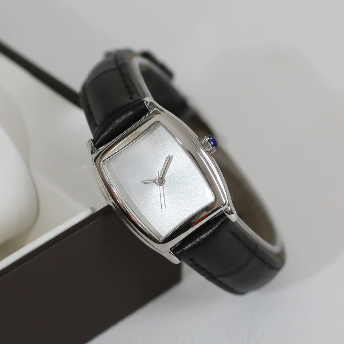 High-fashion Versatile Vintage Chanel-style Men/Womens Watch